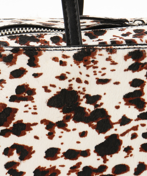 MOHI（モヒ）の「【MOHI/モヒ】 cow square bag（ボストンバッグ・レディース・ホワイト・FREE）」の5枚目の写真