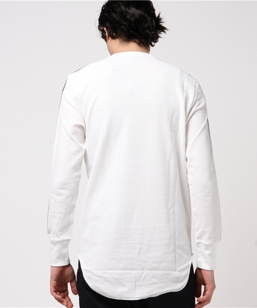 adidas（アディダス）の「オリジナルス Tシャツ [BRAND LONG SLEEVE TEE]（Tシャツ/カットソー・メンズ・ホワイト・X-SMALL/SMALL/MEDIUM/LARGE/X-LARGE/XX-LARGE）」の3枚目の写真