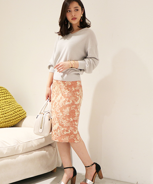 N.（N. Natural Beauty Basic）（エヌエヌナチュラルビューティーベーシック）の「ハイゲージアゼVネックニット（ニット/セーター・レディース・グレー/ブルー/ピンク/ホワイト/ライトグリーン・MEDIUM）」の14枚目の写真