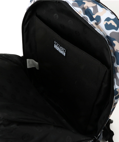 Focused Space(フォーカスドスペース)の「THE SUPER CURRICULUM BACKPACK バックパック デイパック(バックパック/リュック・メンズ・オレンジ系その他/ブルー系その他・ONE SIZE)」の3枚目の写真
