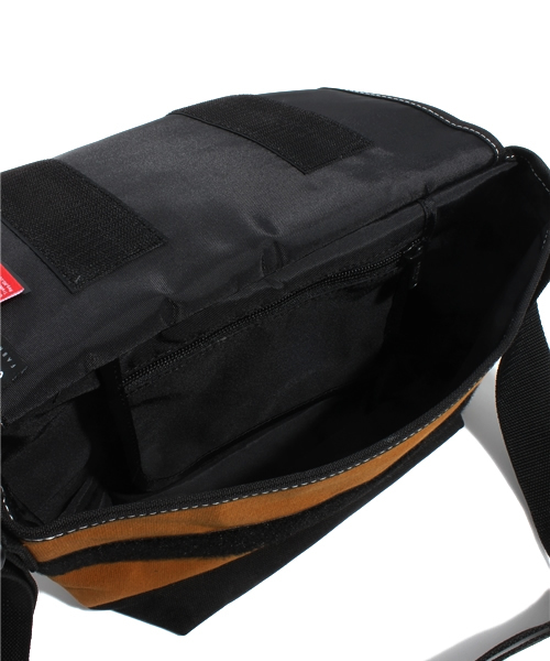 BEAMS BOY（ビームスボーイ）の「●Manhattan Portage / “1605JR” ダックメッセンジャー（トートバッグ・レディース・ライトブラウン・ONE SIZE）」の6枚目の写真