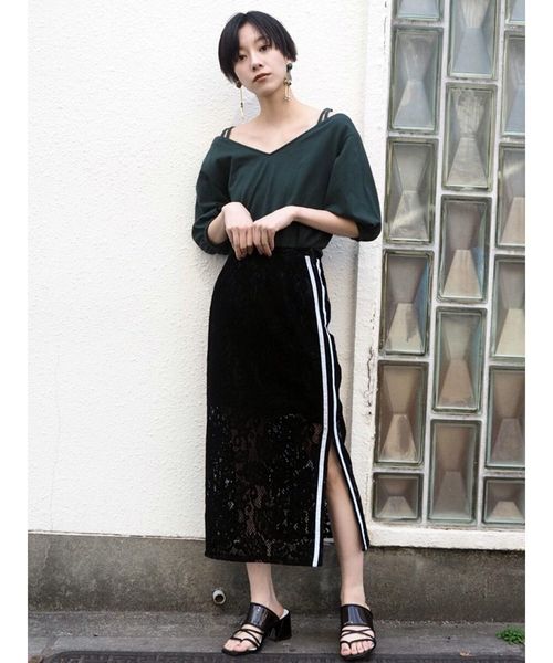 MURUA(ムルーア)の「フロッキーレース ペンシルスカート(スカート・レディース・ブラック/ボルドー/キャメル・1/2)」の18枚目の写真