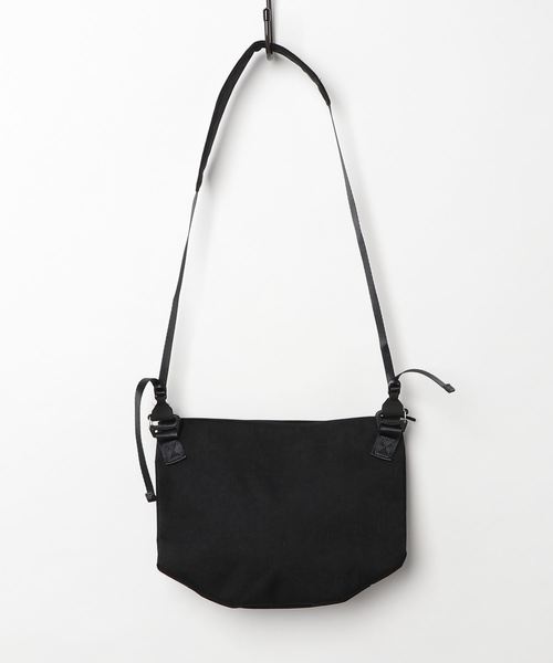 adidas（アディダス）の「アディダス ZNEサコッシュ（ボディバッグ/ウエストポーチ・メンズ・ブラック・ONE SIZE）」の3枚目の写真