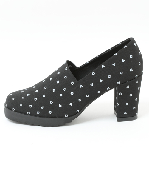 i（アイ）の「プリント厚底パンプス（パンプス・レディース・ホワイト/ブラック・LARGE/MEDIUM/SMALL）」の3枚目の写真
