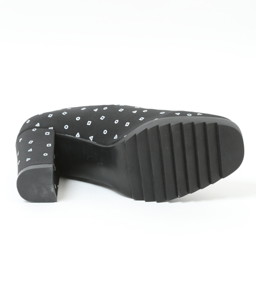 i（アイ）の「プリント厚底パンプス（パンプス・レディース・ホワイト/ブラック・LARGE/MEDIUM/SMALL）」の4枚目の写真