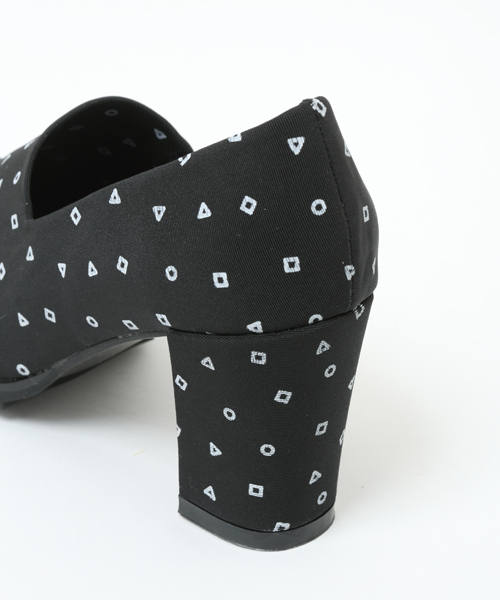 i（アイ）の「プリント厚底パンプス（パンプス・レディース・ホワイト/ブラック・LARGE/MEDIUM/SMALL）」の6枚目の写真
