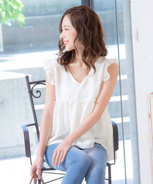 KOBE LETTUCE(コウベレタス)の「バックシャンダブルリボンノースリーブフリルブラウストップス(シャツ/ブラウス・レディース・オフホワイト/イエロー/ブルー/ブラック/オレンジ・FREE)」の2枚目の写真