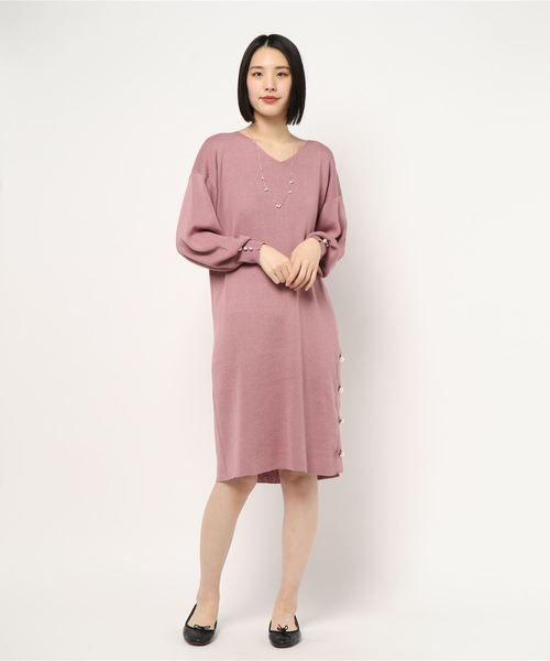 axes femme（アクシーズファム）の「ネックレス付ニットワンピース（ワンピース・レディース・ブラック/ピンク/グレイッシュベージュ・MEDIUM）」の6枚目の写真