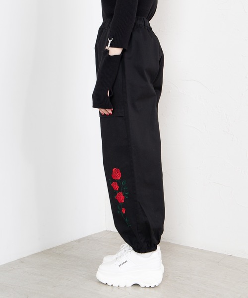 WEGO（ウィゴー）の「WEGO/刺繍ジップパンツ（スラックス・レディース・ブラック/ブラック系その他・FREE）」の3枚目の写真