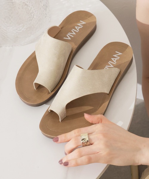 VIVIAN（ヴィヴィアン）の「アシメトングカジュアルコンフォートトングサンダル（サンダル・レディース・アイボリー/シルバー/ベージュ系その他6/グレー系その他7/パイソン/キャメル/D/ダークブラウン/ブラック/ホワイト/ゼブラ/ナチュラル/ホワイト×レッド/ゴールド/プラチナム・L/LL/M/S/XL）」の12枚目の写真