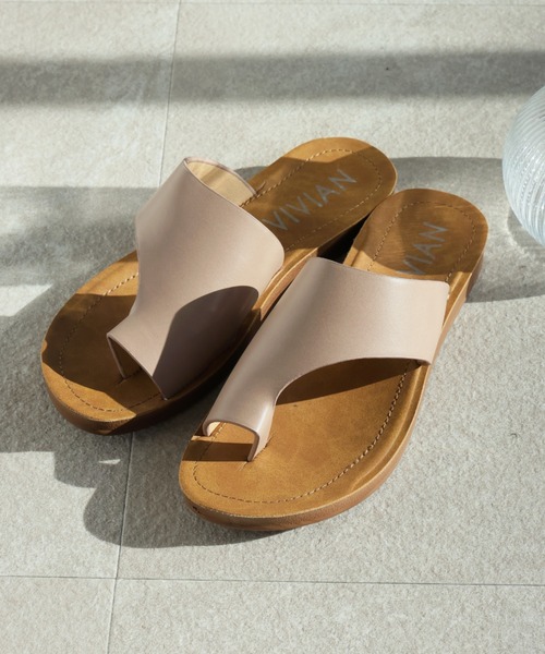 VIVIAN（ヴィヴィアン）の「アシメトングカジュアルコンフォートトングサンダル（サンダル・レディース・アイボリー/シルバー/ベージュ系その他6/グレー系その他7/パイソン/キャメル/D/ダークブラウン/ブラック/ホワイト/ゼブラ/ナチュラル/ホワイト×レッド/ゴールド/プラチナム・L/LL/M/S/XL）」の6枚目の写真
