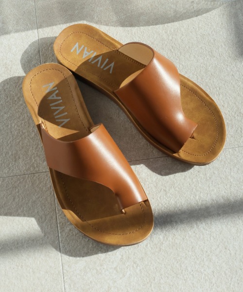 VIVIAN（ヴィヴィアン）の「アシメトングカジュアルコンフォートトングサンダル（サンダル・レディース・アイボリー/シルバー/ベージュ系その他6/グレー系その他7/パイソン/キャメル/D/ダークブラウン/ブラック/ホワイト/ゼブラ/ナチュラル/ホワイト×レッド/ゴールド/プラチナム・L/LL/M/S/XL）」の21枚目の写真