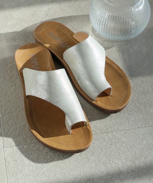 VIVIAN（ヴィヴィアン）の「アシメトングカジュアルコンフォートトングサンダル（サンダル・レディース・アイボリー/シルバー/ベージュ系その他6/グレー系その他7/パイソン/キャメル/D/ダークブラウン/ブラック/ホワイト/ゼブラ/ナチュラル/ホワイト×レッド/ゴールド/プラチナム・L/LL/M/S/XL）」の22枚目の写真