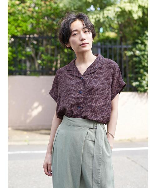 モノトーン フラワー 柄 シアー とろみ ショート丈 半袖シャツ 80s 90s モノトーン フラワー 柄 シアー とろみ ショート丈 半袖シャツ