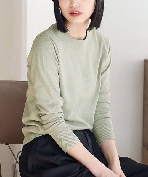 zootie（ズーティー）の「【ロングシーズン楽しめる、人気No.1綿ニット】オーディナリー コットンニット セーター［クルーネック］（ニット/セーター・レディース・ネイビー/ホワイト×ブラック/レンガ/ブラック/ブルー/キャメル/サンドベージュ/杢グレー/チャコール/グリーン/ダークブラウン/マスタード/オフホワイト/パープル/ピンク/ミント/ブルー系その他/ピンク系その他/ベージュ/イエロー/オレンジ系その他/ブルーグリーン/パープル系その他/オレンジ系その他2/ブルー系その他2/イエロー系その他/グレイッシュブルー/モスグリーン/ライトピンク/ライトグリーン/バーガンディー/ベージュ系その他/チェリーピンク/ライム/シアン/ライトブラウン/グリーン系その他/レッド系/アッシュブラウン・3L/L/LL/M）」の14枚目の写真