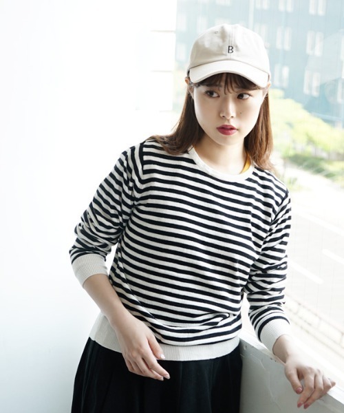 zootie（ズーティー）の「【ロングシーズン楽しめる、人気No.1綿ニット】オーディナリー コットンニット セーター［クルーネック］（ニット/セーター・レディース・ネイビー/ホワイト×ブラック/レンガ/ブラック/ブルー/キャメル/サンドベージュ/杢グレー/チャコール/グリーン/ダークブラウン/マスタード/オフホワイト/パープル/ピンク/ミント/ブルー系その他/ピンク系その他/ベージュ/イエロー/オレンジ系その他/ブルーグリーン/パープル系その他/オレンジ系その他2/ブルー系その他2/イエロー系その他/グレイッシュブルー/モスグリーン/ライトピンク/ライトグリーン/バーガンディー/ベージュ系その他/チェリーピンク/ライム/シアン/ライトブラウン/グリーン系その他/レッド系/アッシュブラウン・3L/L/LL/M）」の3枚目の写真