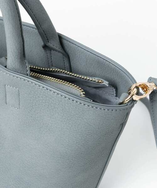 URBAN RESEARCH DOORS(アーバンリサーチドアーズ)の「2WAYバケツミニバッグ(ショルダーバッグ・レディース・ブラック/ベージュ/ブルー系その他・ONE)」の13枚目の写真