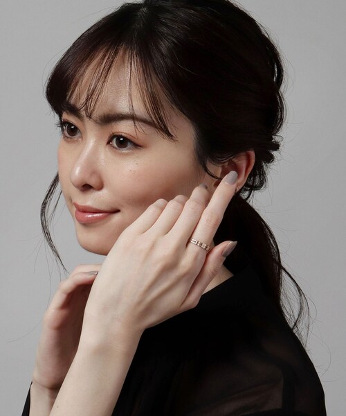 COCOSHNIK(ココシュニック)の「K10ブラックダイヤモンド 縄目×平打ちリング(リング・レディース・チャコール・12号/14号/10号)」の3枚目の写真