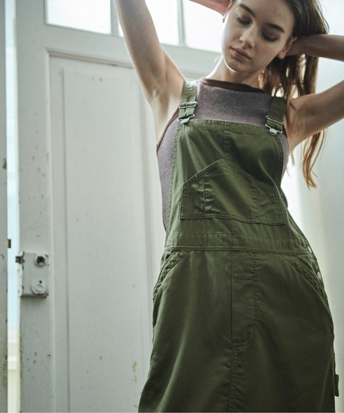kha:ki（カーキ）の「「KHA:KI / カーキ」Aラインオーバーオールスカート"OVERALL SKIRT"（サロペット/オーバーオール・レディース・カーキ/インディゴブルー・1/2）」の21枚目の写真
