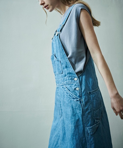 kha:ki（カーキ）の「「KHA:KI / カーキ」Aラインオーバーオールスカート"OVERALL SKIRT"（サロペット/オーバーオール・レディース・カーキ/インディゴブルー・1/2）」の3枚目の写真