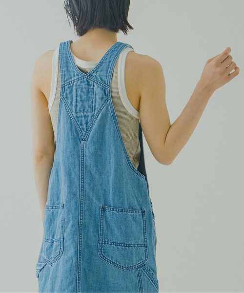 kha:ki（カーキ）の「「KHA:KI / カーキ」Aラインオーバーオールスカート"OVERALL SKIRT"（サロペット/オーバーオール・レディース・カーキ/インディゴブルー・1/2）」の8枚目の写真