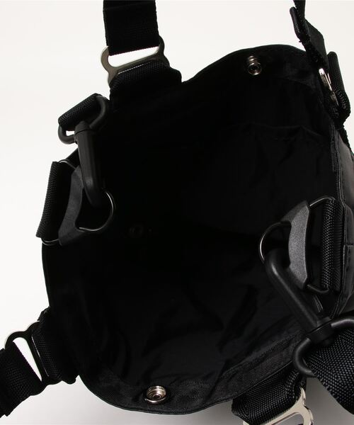 FREDRIK PACKERS（フレドリックパッカーズ）の「FREDR MODULATION TOT（ボディバッグ/ウエストポーチ・メンズ・ブラック・FREE）」の5枚目の写真