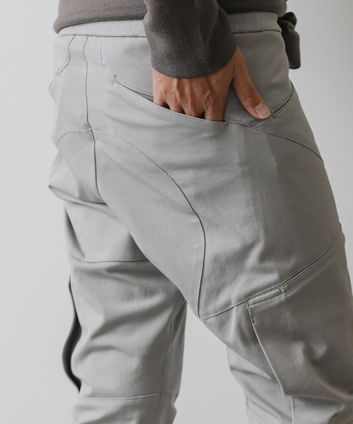 ATTACHMENT（アタッチメント）の「CO/RY STRETCH TWILL BIKER CARGO PANTS（カーゴパンツ・メンズ・ライトグレー/ブラック・3/1/2）」の17枚目の写真