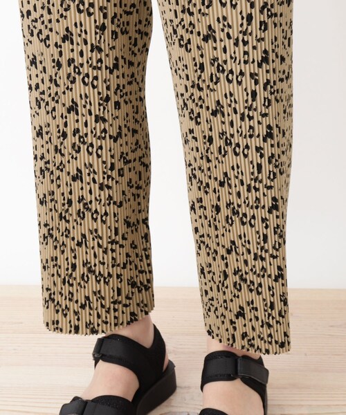 Cutie Blonde(キューティーブロンド)の「◆【S-L】プリーツパンツ(その他パンツ・レディース・ベージュ系その他/ライトパープル/ブラック系・01/02/03)」の4枚目の写真