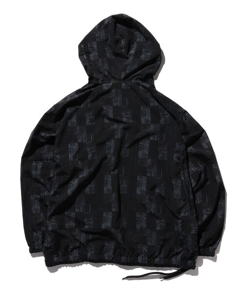 BEAMS PLUS（ビームスプラス）の「BEAMS PLUS / ジオメトリック プリント アノラック パーカ（ナイロンジャケット・メンズ・ネイビー/オリーブ・SMALL/MEDIUM/LARGE/X-LARGE）」の15枚目の写真