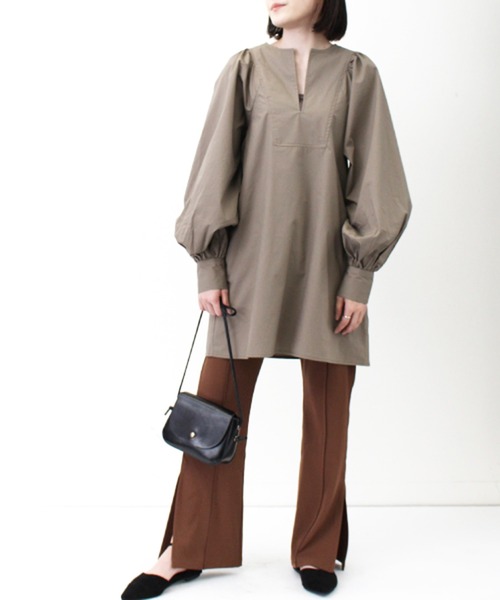 STYLEBLOCK（スタイルブロック）の「ブロードボリュームスリーブブラウス（シャツ/ブラウス・レディース・ホワイト/ブラック/ボルドー/オレンジ系その他/グレイッシュベージュ・M）」の10枚目の写真