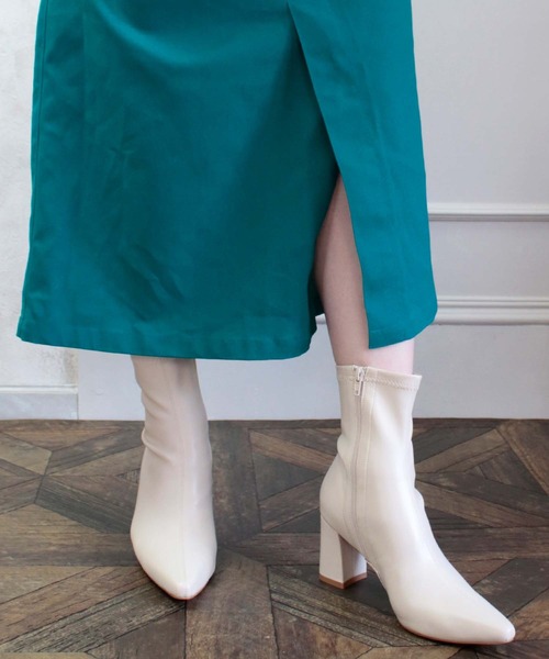 BETTY CLUB（ベティクラブ）の「【sesenta】ポインテッドトゥ ジップ付きショートブーツ（ブーツ・レディース・ブラック/グレー/アイボリー/ピンクベージュ・LL/S/M/L）」の4枚目の写真