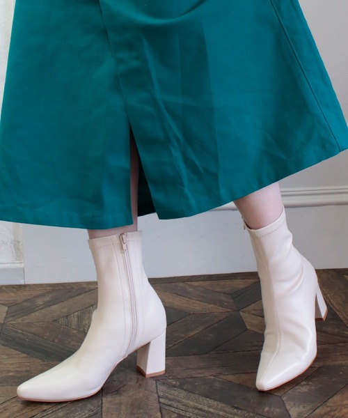 BETTY CLUB（ベティクラブ）の「【sesenta】ポインテッドトゥ ジップ付きショートブーツ（ブーツ・レディース・ブラック/グレー/アイボリー/ピンクベージュ・LL/S/M/L）」の8枚目の写真