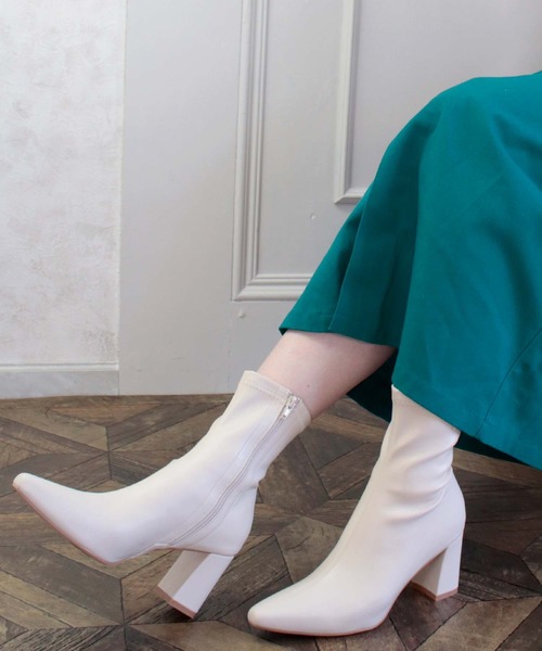 BETTY CLUB（ベティクラブ）の「【sesenta】ポインテッドトゥ ジップ付きショートブーツ（ブーツ・レディース・ブラック/グレー/アイボリー/ピンクベージュ・LL/S/M/L）」の9枚目の写真