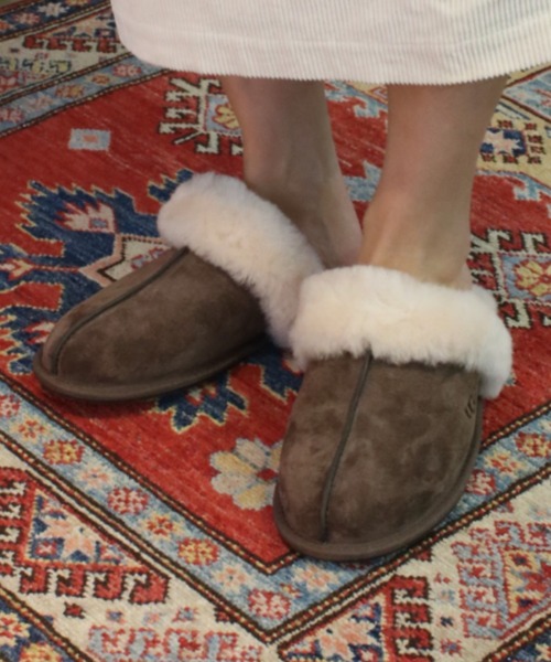 UGG（アグ）の「【UGG】アグ レディース ムートン スリッパ SCUFFETTE II スカフェット ツー（ルームシューズ/スリッパ・レディース・ブラウン系その他・8/9/7）」の6枚目の写真