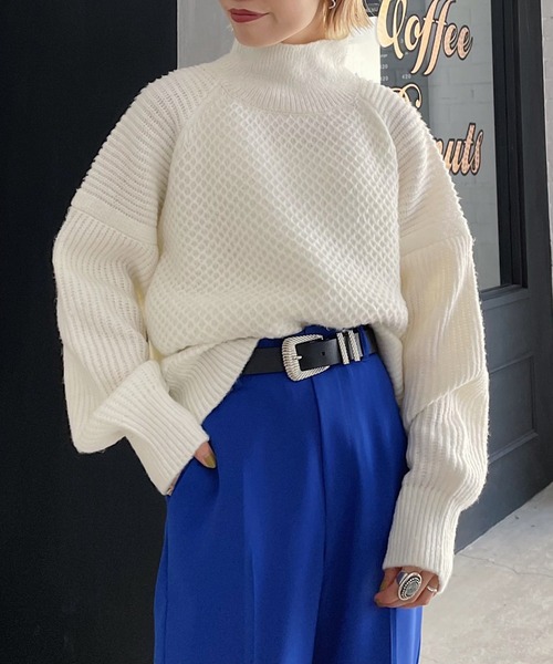 PAGEBOY（ページボーイ）の「5Gショートハイネックプルオーバー（ニット/セーター・レディース・オフホワイト/ブラック/グレイッシュベージュ・FREE）」の22枚目の写真