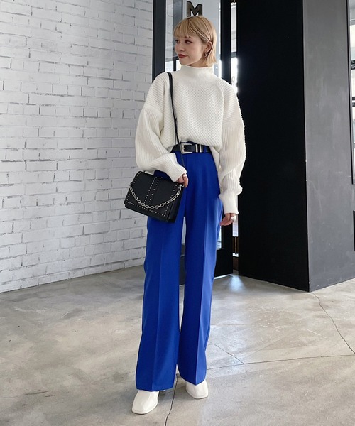 PAGEBOY（ページボーイ）の「5Gショートハイネックプルオーバー（ニット/セーター・レディース・オフホワイト/ブラック/グレイッシュベージュ・FREE）」の4枚目の写真