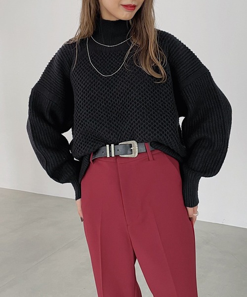 PAGEBOY（ページボーイ）の「5Gショートハイネックプルオーバー（ニット/セーター・レディース・オフホワイト/ブラック/グレイッシュベージュ・FREE）」の6枚目の写真