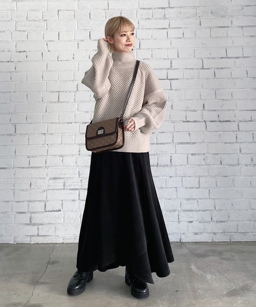 PAGEBOY（ページボーイ）の「5Gショートハイネックプルオーバー（ニット/セーター・レディース・オフホワイト/ブラック/グレイッシュベージュ・FREE）」の12枚目の写真