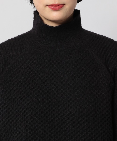 PAGEBOY（ページボーイ）の「5Gショートハイネックプルオーバー（ニット/セーター・レディース・オフホワイト/ブラック/グレイッシュベージュ・FREE）」の17枚目の写真