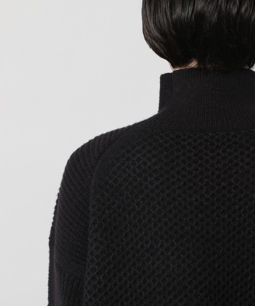 PAGEBOY（ページボーイ）の「5Gショートハイネックプルオーバー（ニット/セーター・レディース・オフホワイト/ブラック/グレイッシュベージュ・FREE）」の18枚目の写真