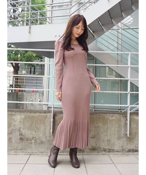 MERCURYDUO（マーキュリーデュオ）の「パワショルマーメイドニットワンピース（ワンピース・レディース・ブルー/ブラック/ベージュ/ブラウン・FREE）」の21枚目の写真