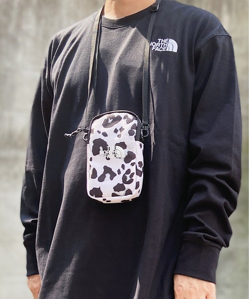 THE NORTH FACE(ザノースフェイス)の「THE NORTH FACE ザ・ノースフェイス / シンプルミニバッグ 縦型ミニショルダーバッグ SIMPLE MINI BAG(ショルダーバッグ・メンズ・ブラック/ライトベージュ・FREE)」の15枚目の写真