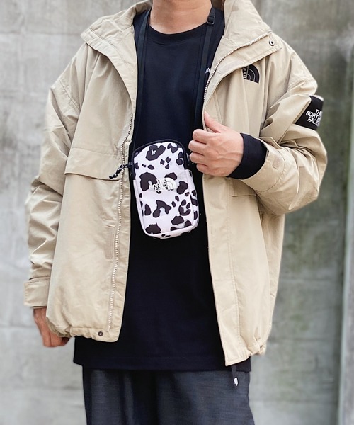THE NORTH FACE(ザノースフェイス)の「THE NORTH FACE ザ・ノースフェイス / シンプルミニバッグ 縦型ミニショルダーバッグ SIMPLE MINI BAG(ショルダーバッグ・メンズ・ブラック/ライトベージュ・FREE)」の12枚目の写真