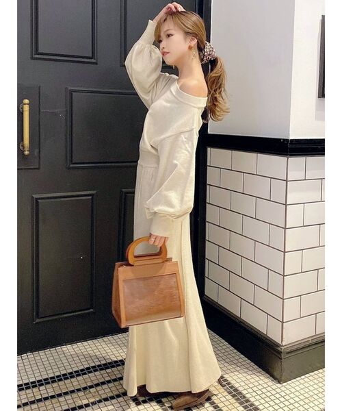 RESEXXY(リゼクシー)の「マーメイドニットワンピース(ワンピース・レディース・ベージュ/ブラウン/ブラック・FREE)」の17枚目の写真