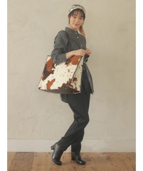 Green　Parks（グリーンパークス）の「カウBIGトートバッグ＊（トートバッグ・レディース・ブラウン・FREE）」の2枚目の写真