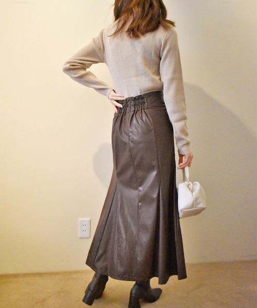 solleim（ソルレム）の「フェイクレザーハイウエストマーメイドスカート（スカート・レディース・ブラック/ブラウン/ベージュ・M）」の10枚目の写真