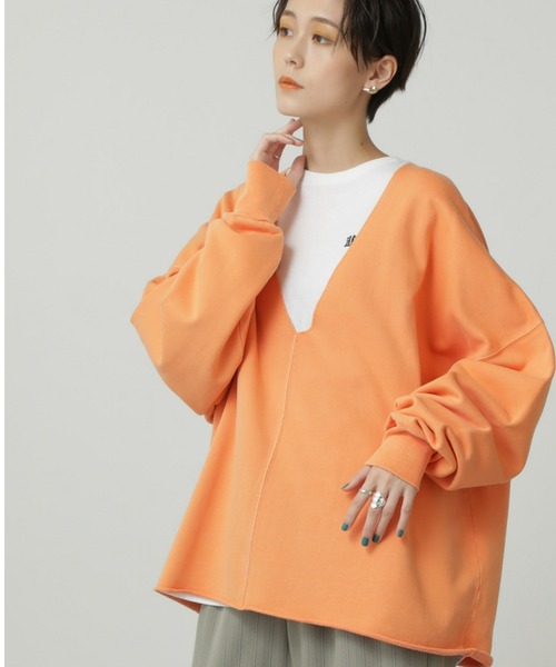 CREOLME（クレオルム）の「(CREOLME)Vネックオーバースウェット（スウェット・レディース・オレンジ/ベージュ/ブルー・ONE SIZE）」の3枚目の写真