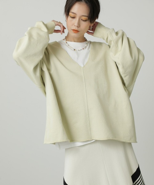 CREOLME（クレオルム）の「(CREOLME)Vネックオーバースウェット（スウェット・レディース・オレンジ/ベージュ/ブルー・ONE SIZE）」の22枚目の写真