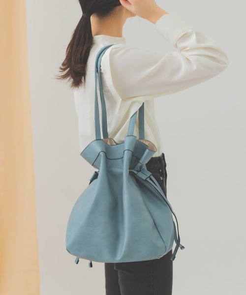 RODE SKO(ロデスコ)の「キンチャク風トートバッグ(トートバッグ・レディース・ブラック/アイボリー/シルバー/キャメル/ブルー/オリーブ・ONE)」の4枚目の写真