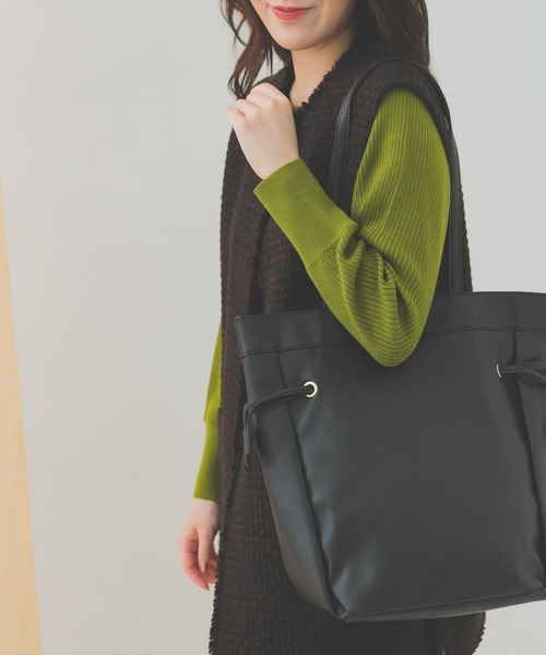 RODE SKO(ロデスコ)の「キンチャク風トートバッグ(トートバッグ・レディース・ブラック/アイボリー/シルバー/キャメル/ブルー/オリーブ・ONE)」の8枚目の写真